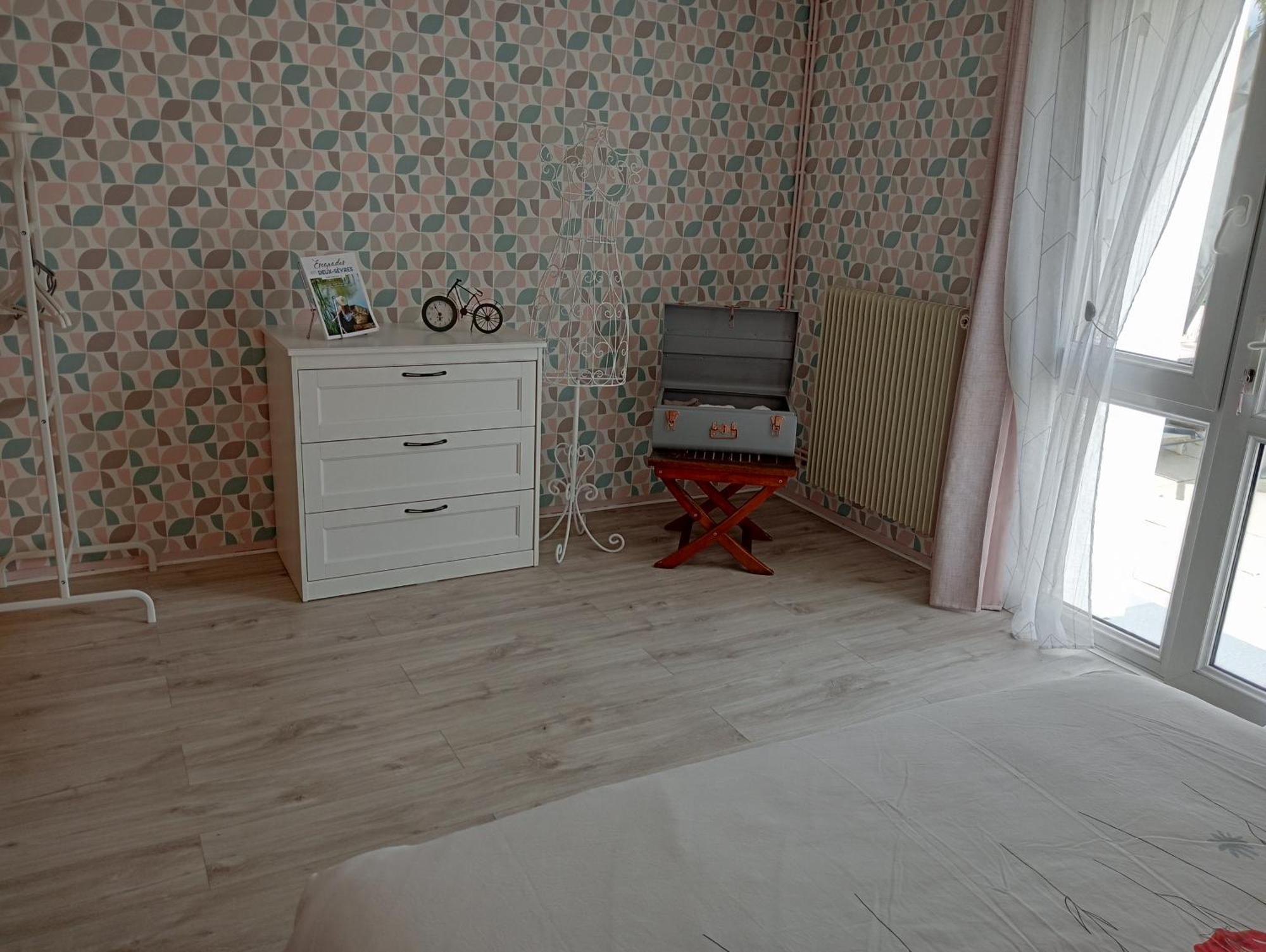 Chez Papinette, Proche Gare Et Centre, Pdj Compris Apartment Niort Exterior photo